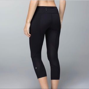 BLACK Lululemon Run Inspire Crop